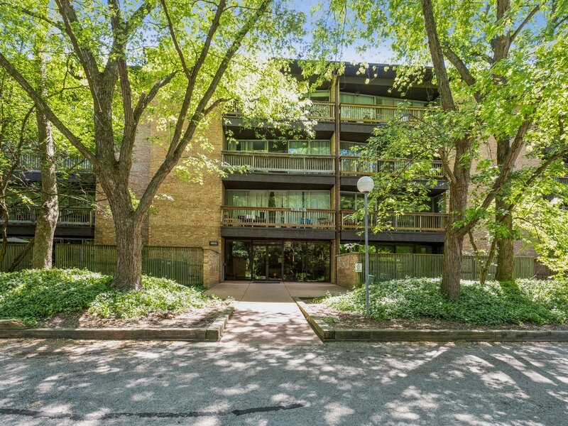 5600 Hillcrest Lane Lisle IL 60532