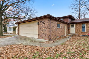 Photo of 18341 Poplar Avenue Homewood IL 60430