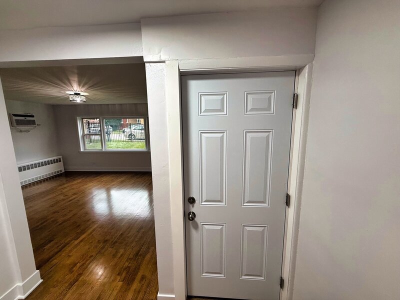 7718 S Jeffery Boulevard Chicago IL 60649