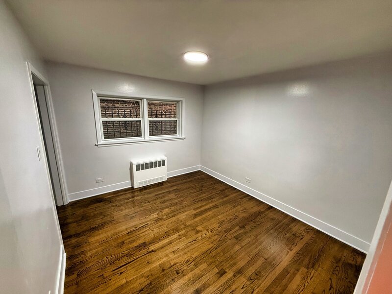 7718 S Jeffery Boulevard Chicago IL 60649
