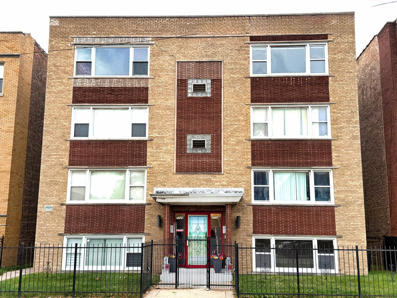 7718 S Jeffery Boulevard Chicago IL 60649