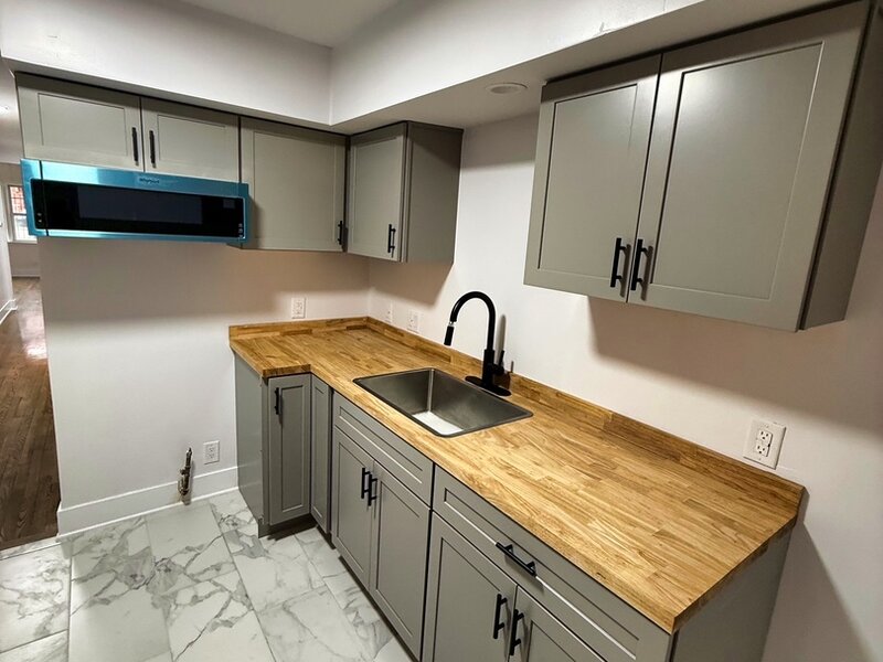 7718 S Jeffery Boulevard Chicago IL 60649