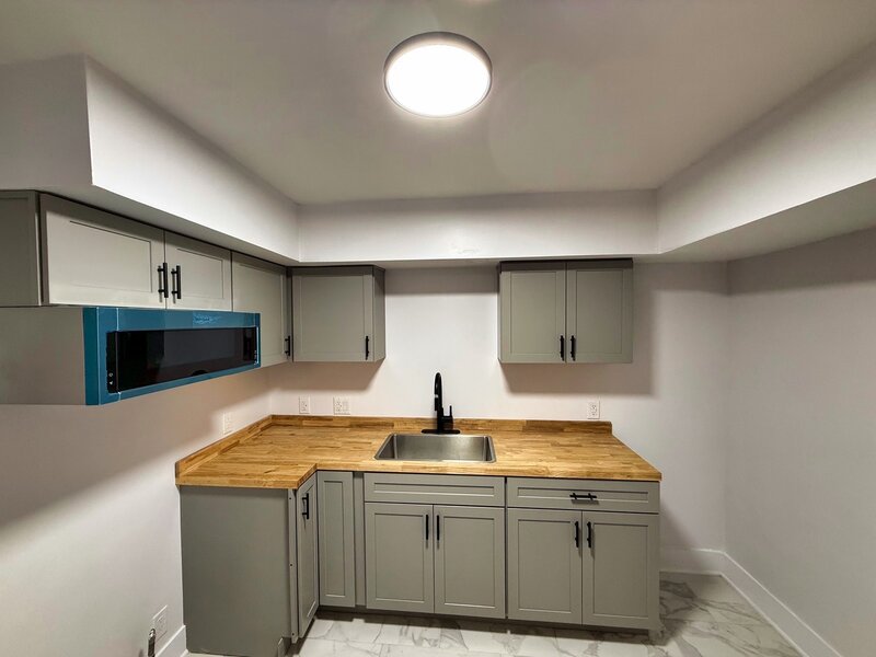7718 S Jeffery Boulevard Chicago IL 60649