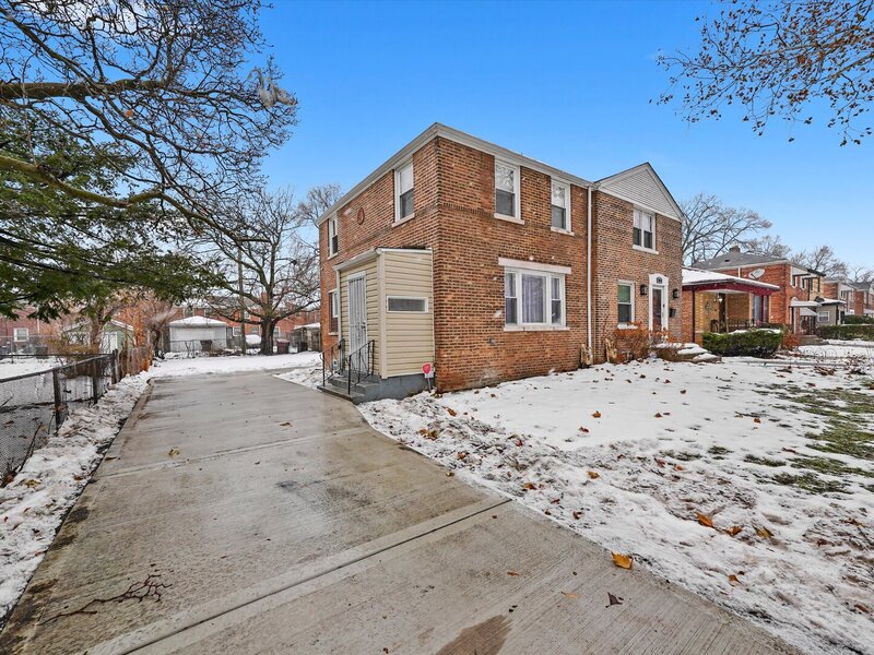 9656 S Chappel Avenue Chicago IL 60617