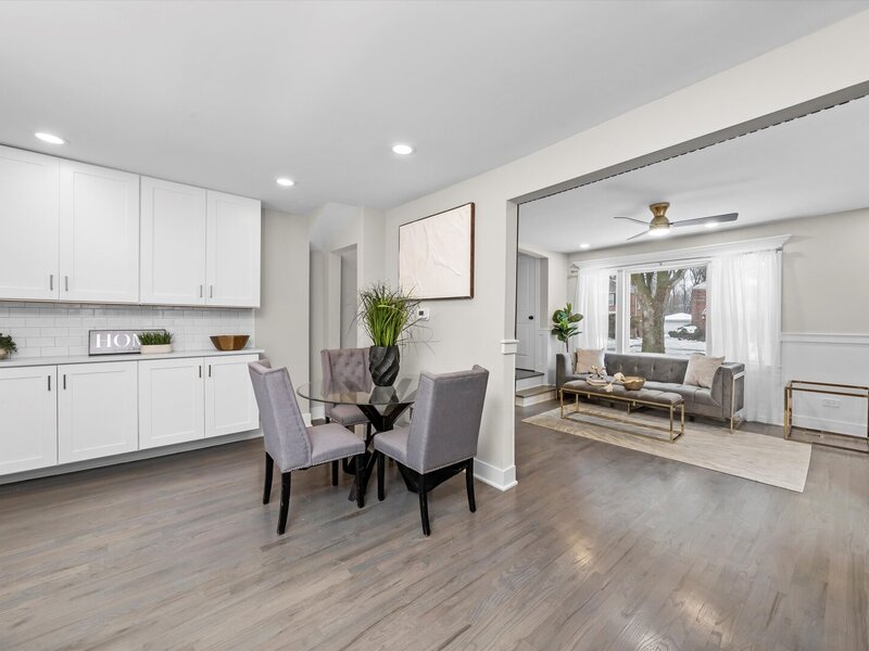 9656 S Chappel Avenue Chicago IL 60617