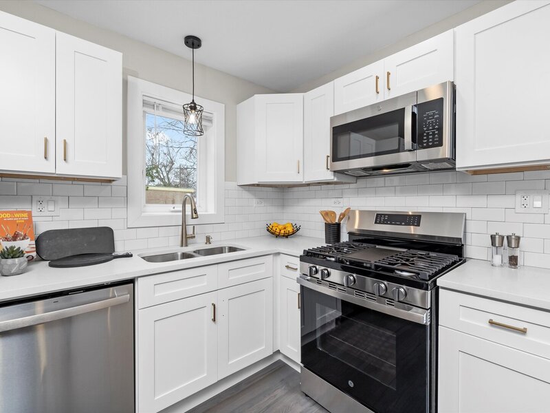 9656 S Chappel Avenue Chicago IL 60617