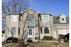 Photo of 200 W Thacker Street Hoffman Estates IL 60169