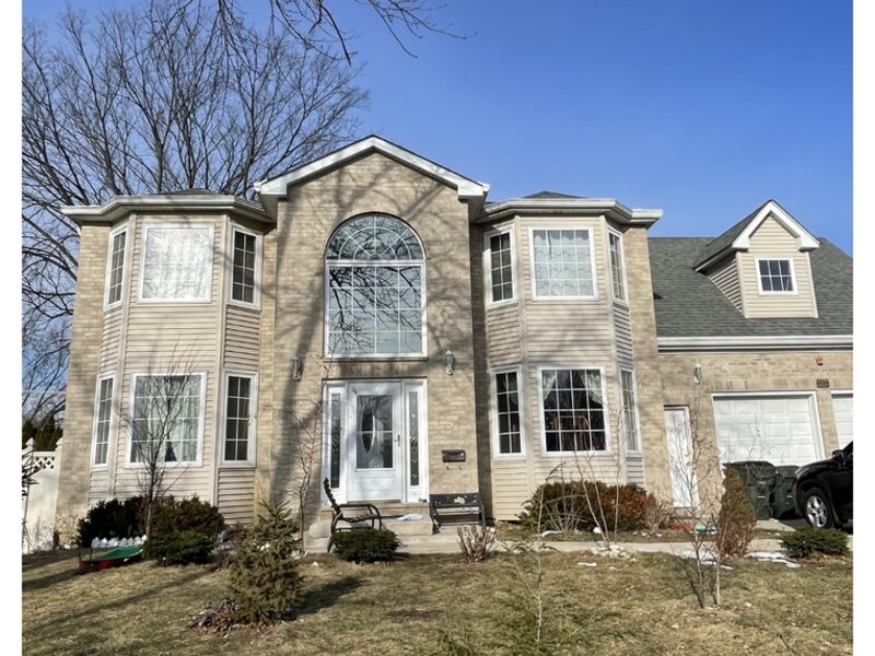 200 W Thacker Street Hoffman Estates IL 60169