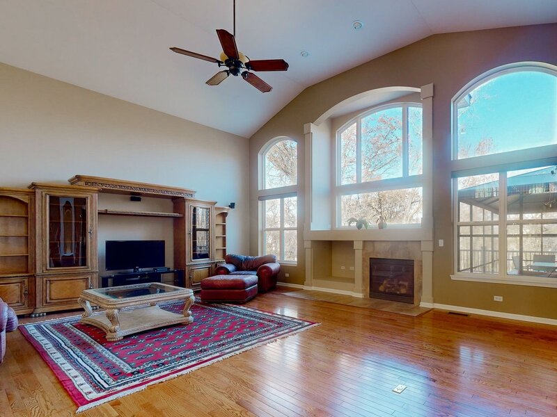 5670 Brentwood Drive Hoffman Estates IL 60192