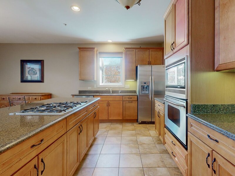 5670 Brentwood Drive Hoffman Estates IL 60192