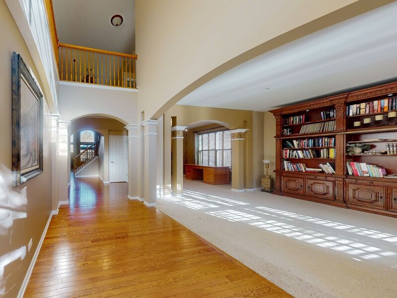 5670 Brentwood Drive Hoffman Estates IL 60192