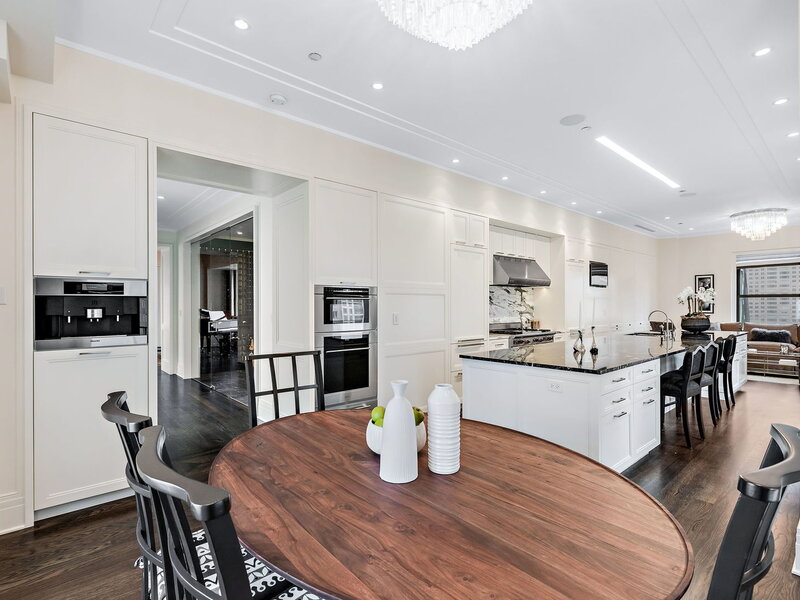 159 E Walton Place Chicago IL 60611