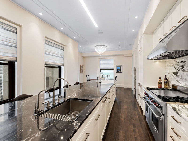 159 E Walton Place Chicago IL 60611