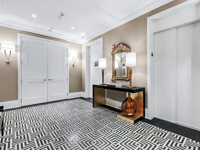 159 E Walton Place Chicago IL 60611