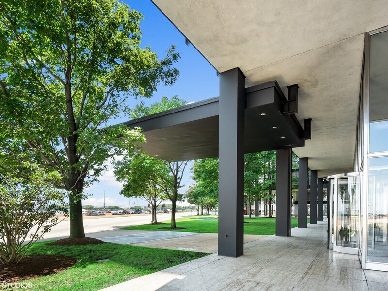 880 N Lake Shore Drive Chicago IL 60611