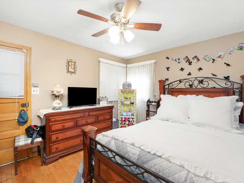 4551 W Foster Avenue Chicago IL 60630