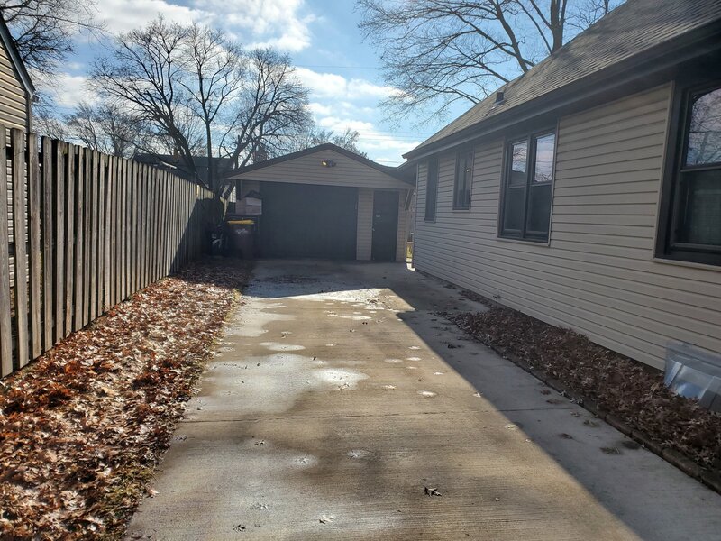 2216 Dresden Avenue Rockford IL 61103