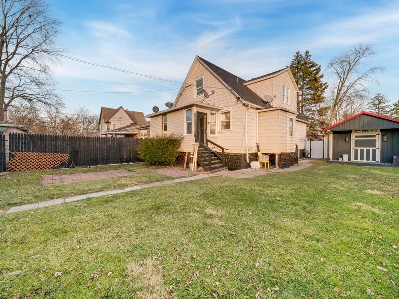 14446 Des Plaines Street Harvey IL 60426