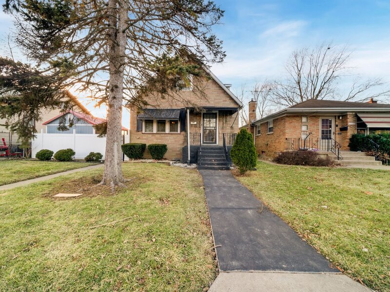 14446 Des Plaines Street Harvey IL 60426