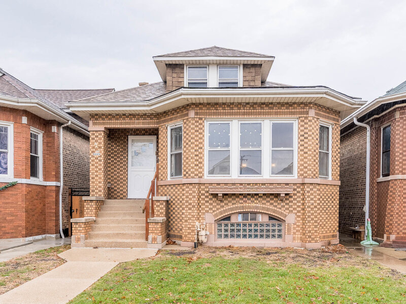5238 W Wolfram Street Chicago IL 60641