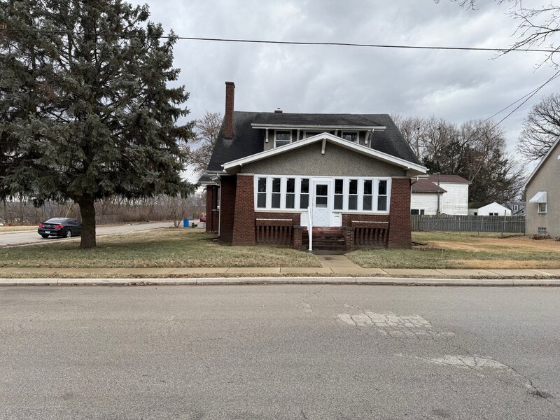 1204 6th Street Peru IL 61354