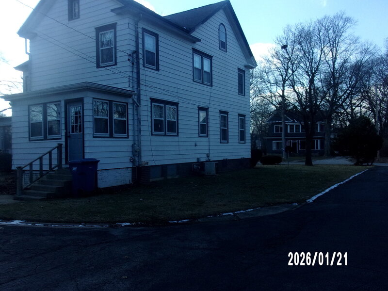 454 S 5th Street Watseka IL 60970