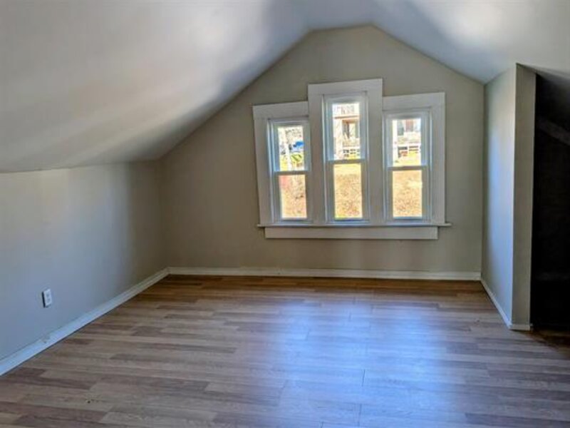 501 W 8th Street Davenport IA 52803