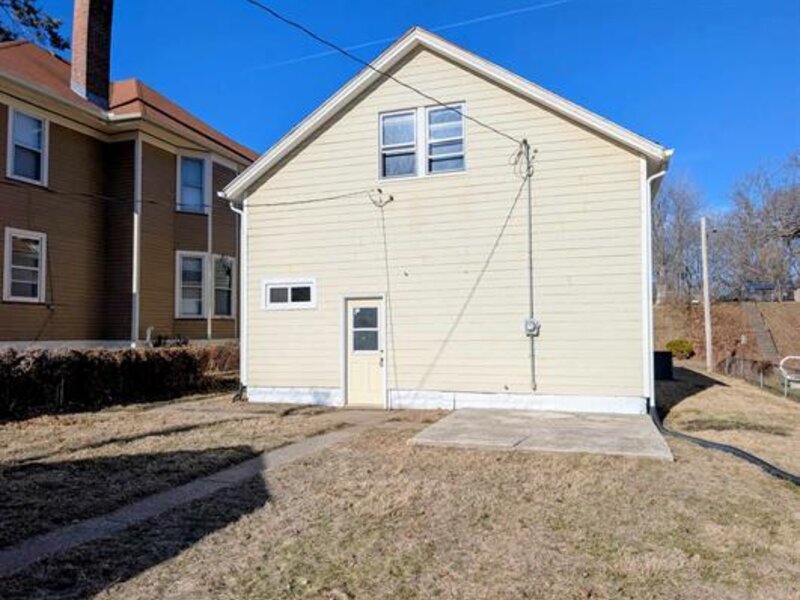 501 W 8th Street Davenport IA 52803