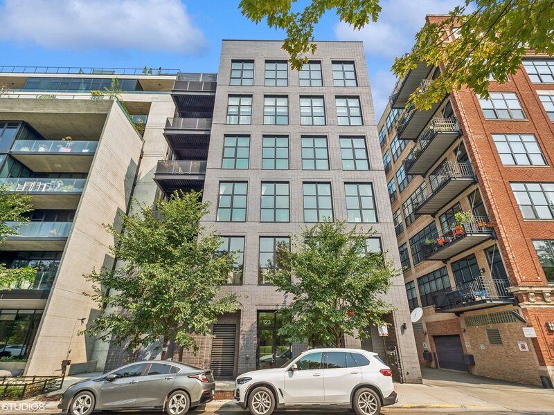 123 S Peoria Street Chicago IL 60607