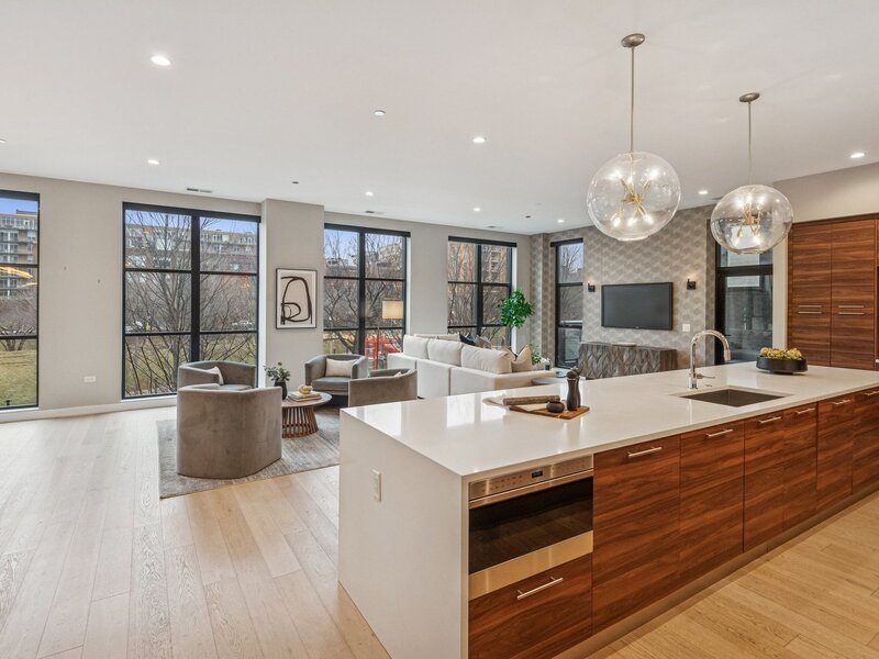123 S Peoria Street Chicago IL 60607