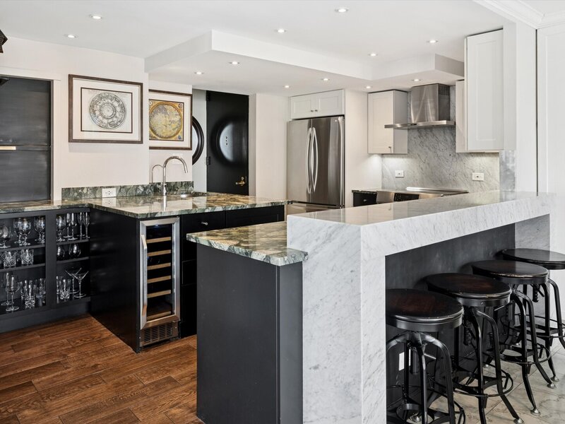 100 E Walton Street Chicago IL 60611