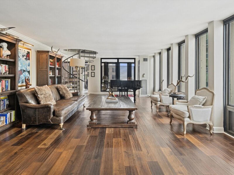 100 E Walton Street Chicago IL 60611