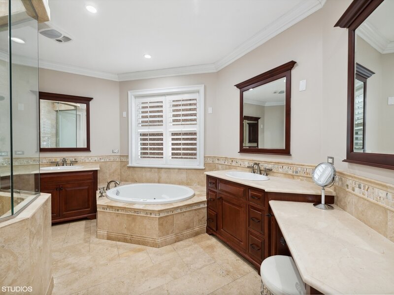 1515 N North Park Avenue Chicago IL 60610