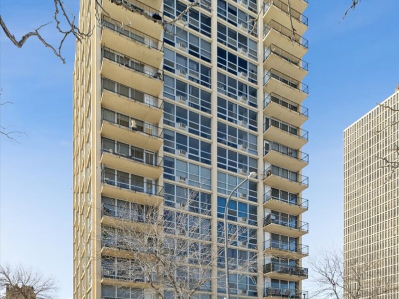 6730 S South Shore Drive Chicago IL 60649