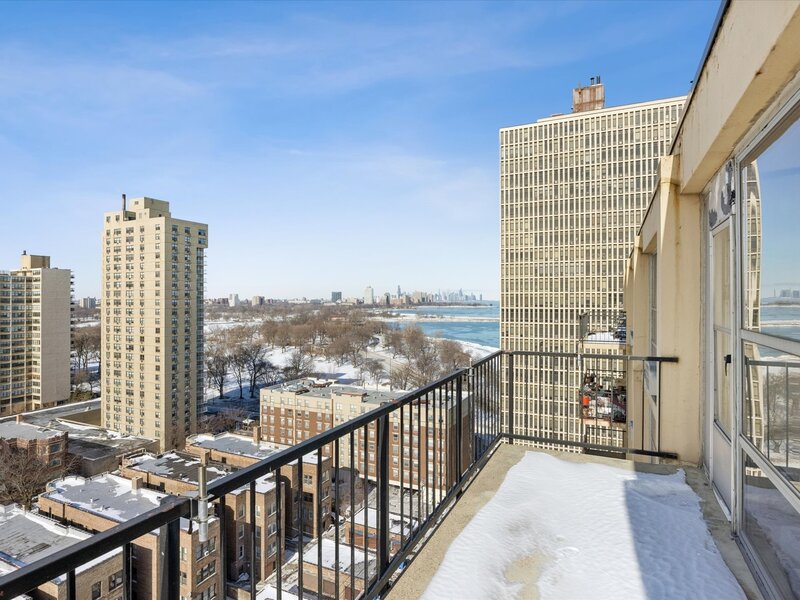 6730 S South Shore Drive Chicago IL 60649