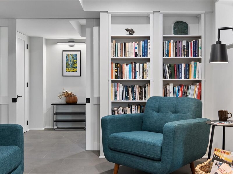 159 W Burton Place Chicago IL 60610