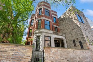 Photo of 159 W Burton Place Chicago IL 60610