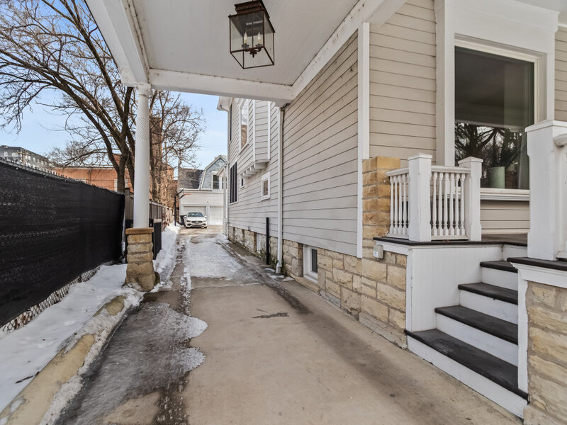 1735 Asbury Avenue Evanston IL 60201