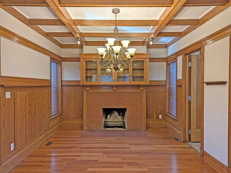 836 E 52nd Street Chicago IL 60615
