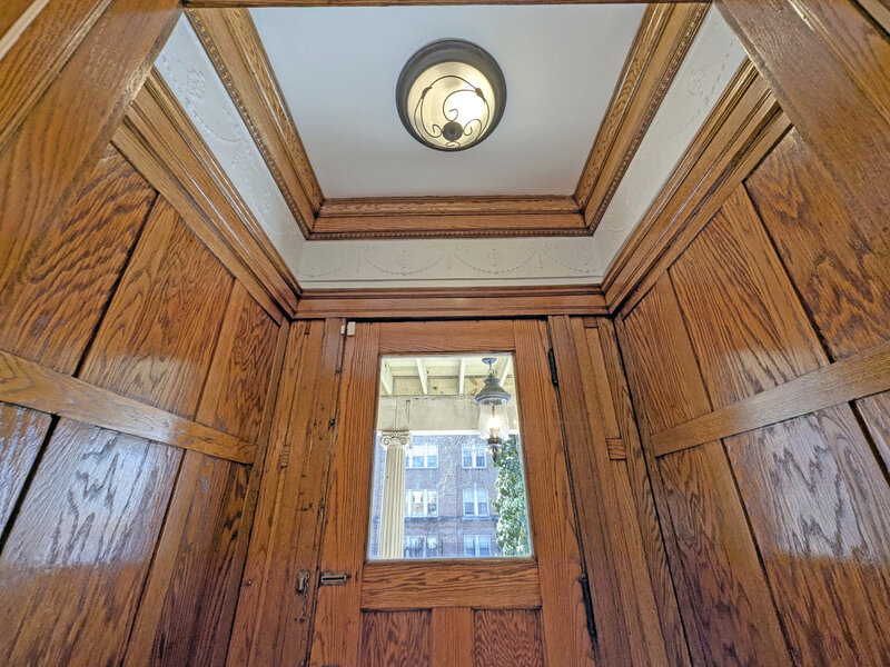 836 E 52nd Street Chicago IL 60615