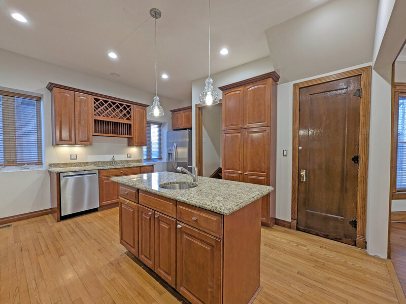 836 E 52nd Street Chicago IL 60615
