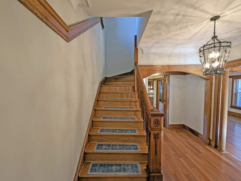 836 E 52nd Street Chicago IL 60615