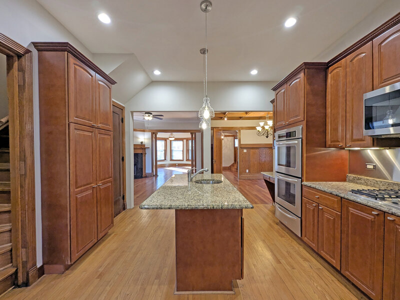 836 E 52nd Street Chicago IL 60615