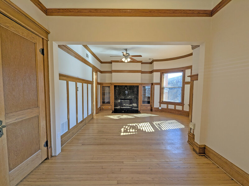 836 E 52nd Street Chicago IL 60615