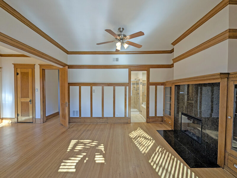 836 E 52nd Street Chicago IL 60615