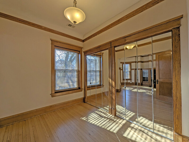 836 E 52nd Street Chicago IL 60615