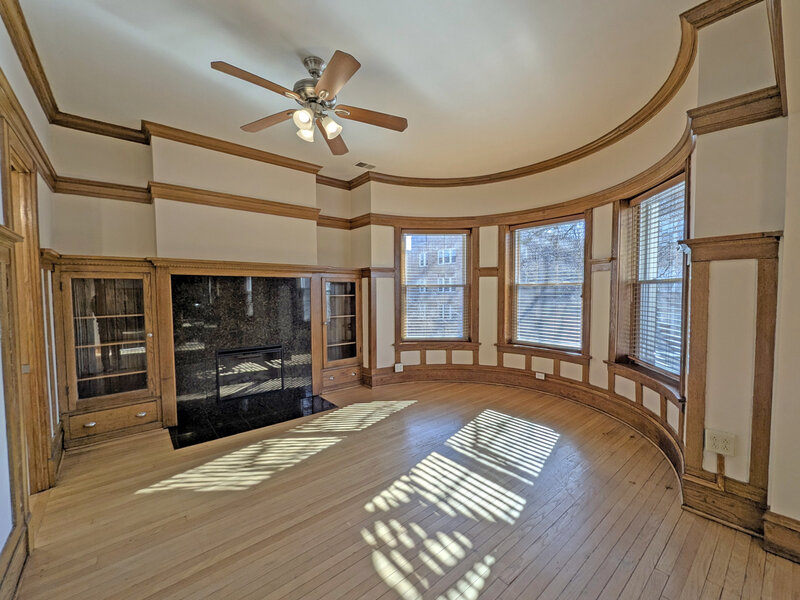 836 E 52nd Street Chicago IL 60615