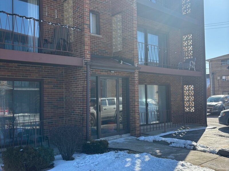 6323 W 64th Place Chicago IL 60638