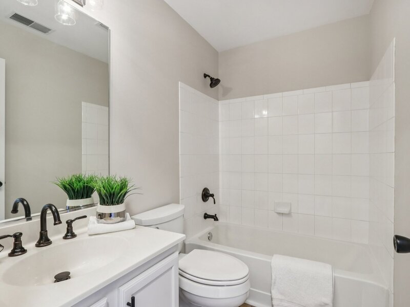 2060 Lyndhurst Lane Aurora IL 60503
