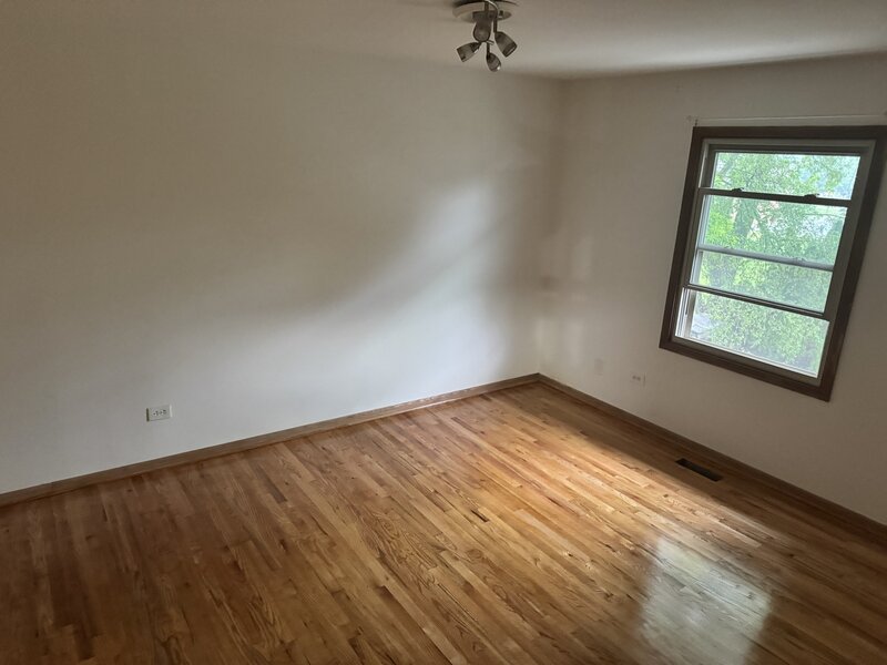 114 W Hawthorne Boulevard Mundelein IL 60060